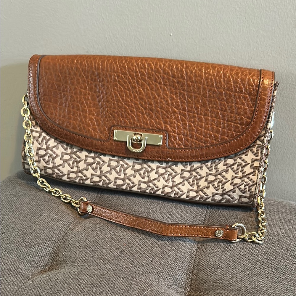 DKNY Logo Print Chain Strap Bag